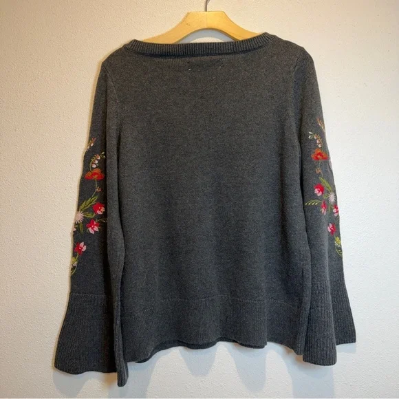 Loft Gray Sweater with Floral Embroidery Size L NWT - Picture 2 of 4